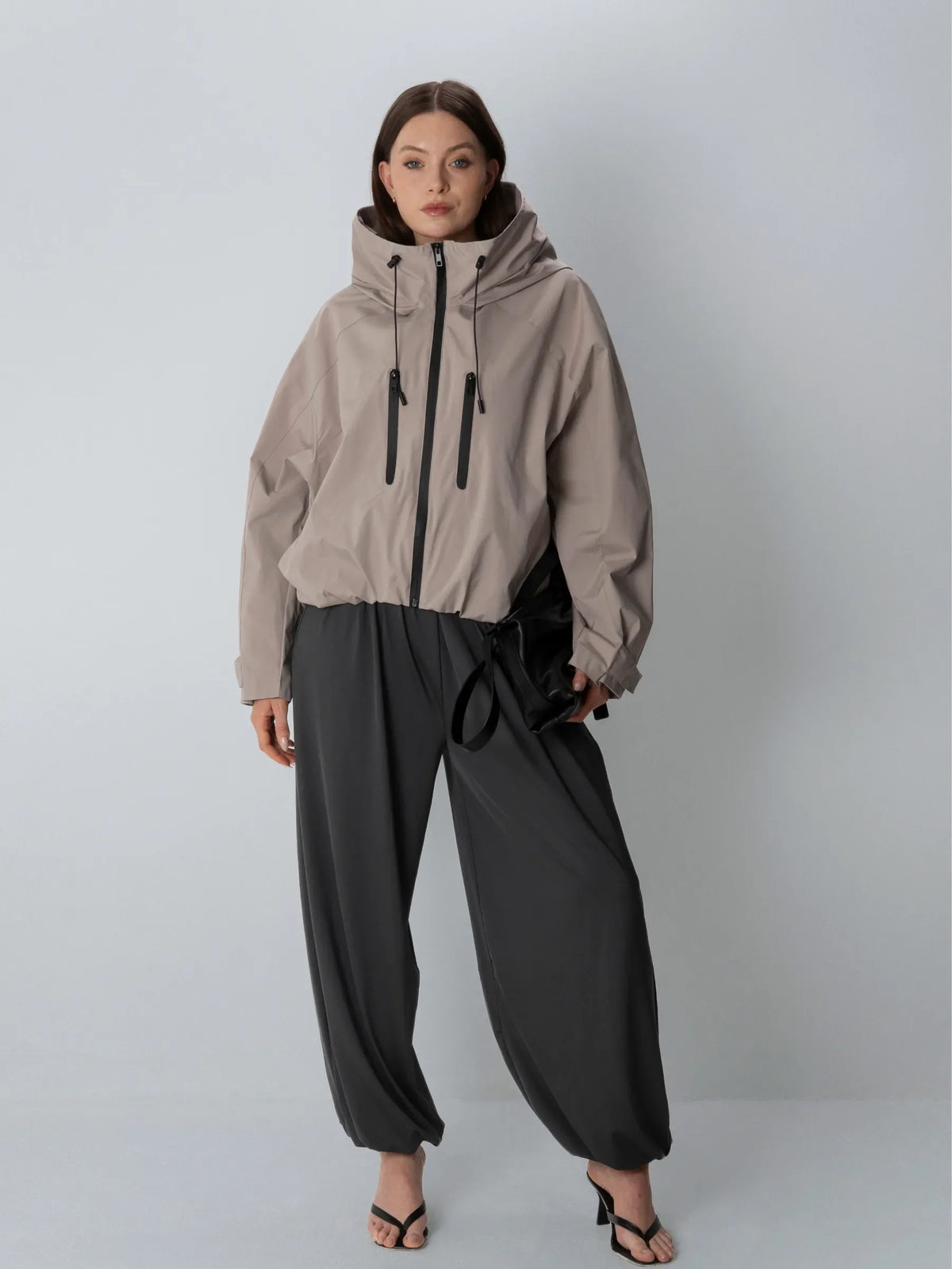 Chaqueta impermeable corta oversize